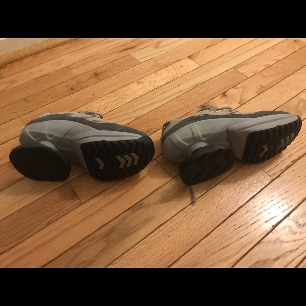 Z Coil shoes size 6